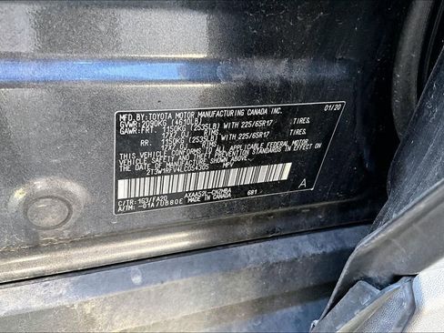 Used 2020 Toyota RAV4 XLE w/ Carpet Mat Package FWD image 9