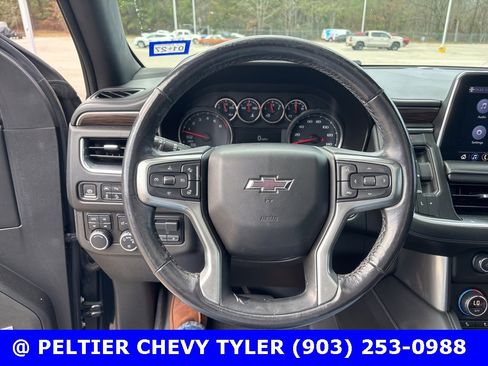 Used 2021 Chevrolet Suburban Z71 w/ Z71 Signature Package image 14