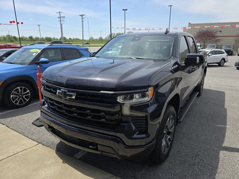 Used 2024 Chevrolet Silverado 1500 RST w/ Convenience Package II image 8