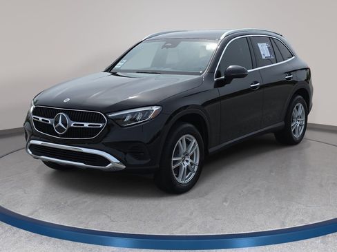 Used 2023 Mercedes-Benz GLC 300 4MATIC image 1