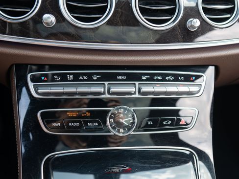 Used 2018 Mercedes-Benz E 300 4MATIC w/ AMG Line Exterior image 33