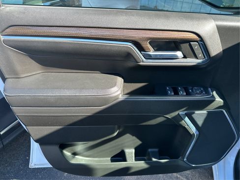 Used 2023 Chevrolet Silverado 1500 LT AWD/4WD image 19