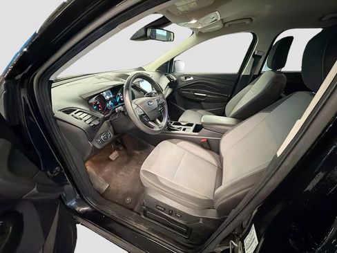 Used 2019 Ford Escape SE image 21