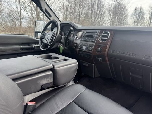 Used 2011 Ford F250 Lariat w/ Lariat Interior Pkg image 31