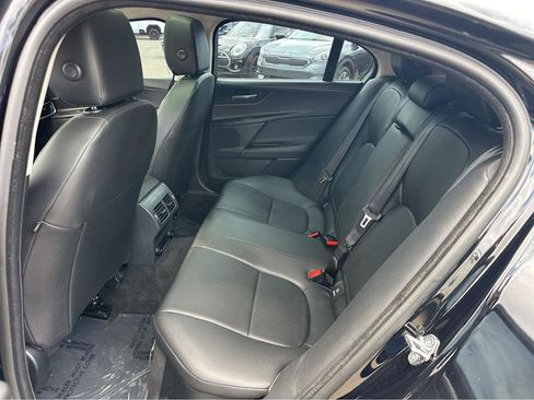 Used 2017 Jaguar XE RWD image 10