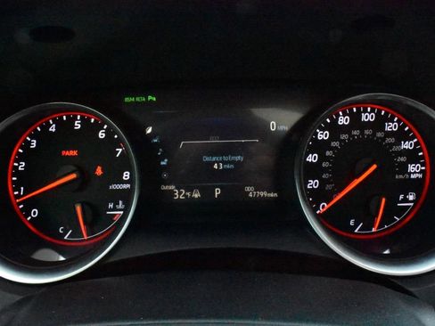 Used 2018 Toyota Camry XSE image 18