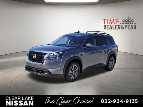 Certified 2025 Nissan Pathfinder SV w/ SV Premium Package FWD image 3