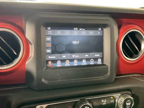 Used 2021 Jeep Wrangler Rubicon AWD/4WD image 14