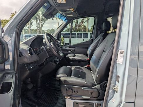 Used 2024 Mercedes-Benz Sprinter 144 Cargo image 10