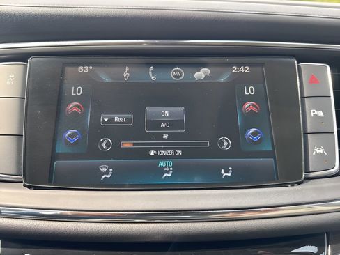 Used 2018 Buick Enclave Premium FWD image 21