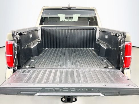 Used 2025 Toyota Tacoma TRD Sport image 10