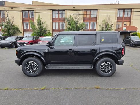 New 2026 Ford Bronco Outer Banks AWD/4WD image 2