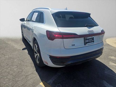 Used 2024 Audi Q8 e-tron Premium Plus w/ Premium Plus Package AWD/4WD image 5