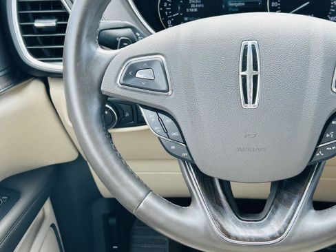 Used 2018 Lincoln MKX Select w/ Select Plus Package image 19