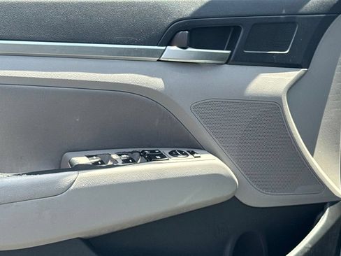 Used 2020 Hyundai Elantra SEL FWD image 20