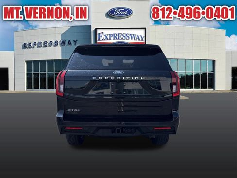 Used 2025 Ford Expedition Active AWD/4WD image 5