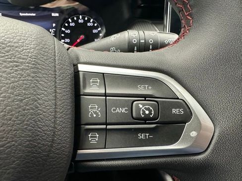 Used 2025 Jeep Compass Trailhawk w/ Trailer Tow Group image 33