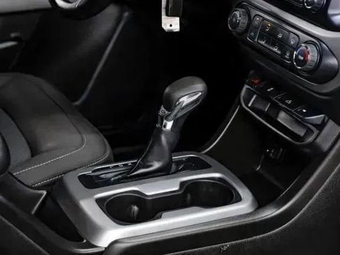 Used 2022 Chevrolet Colorado LT w/ LT Convenience Package image 29