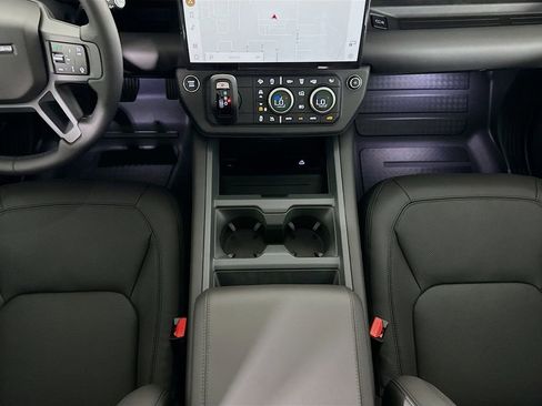 New 2026 Land Rover Defender 110 X-Dynamic SE AWD/4WD image 18
