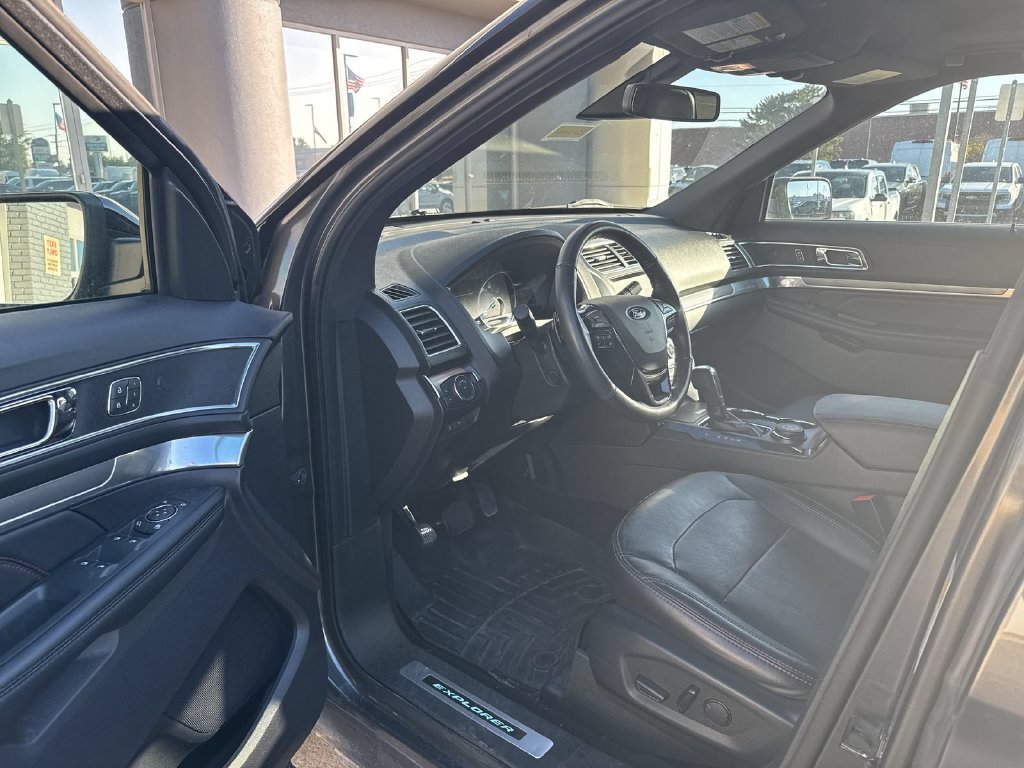 Used 2019 Ford Explorer Sport w/ Equipment Group 401A AWD/4WD image 11