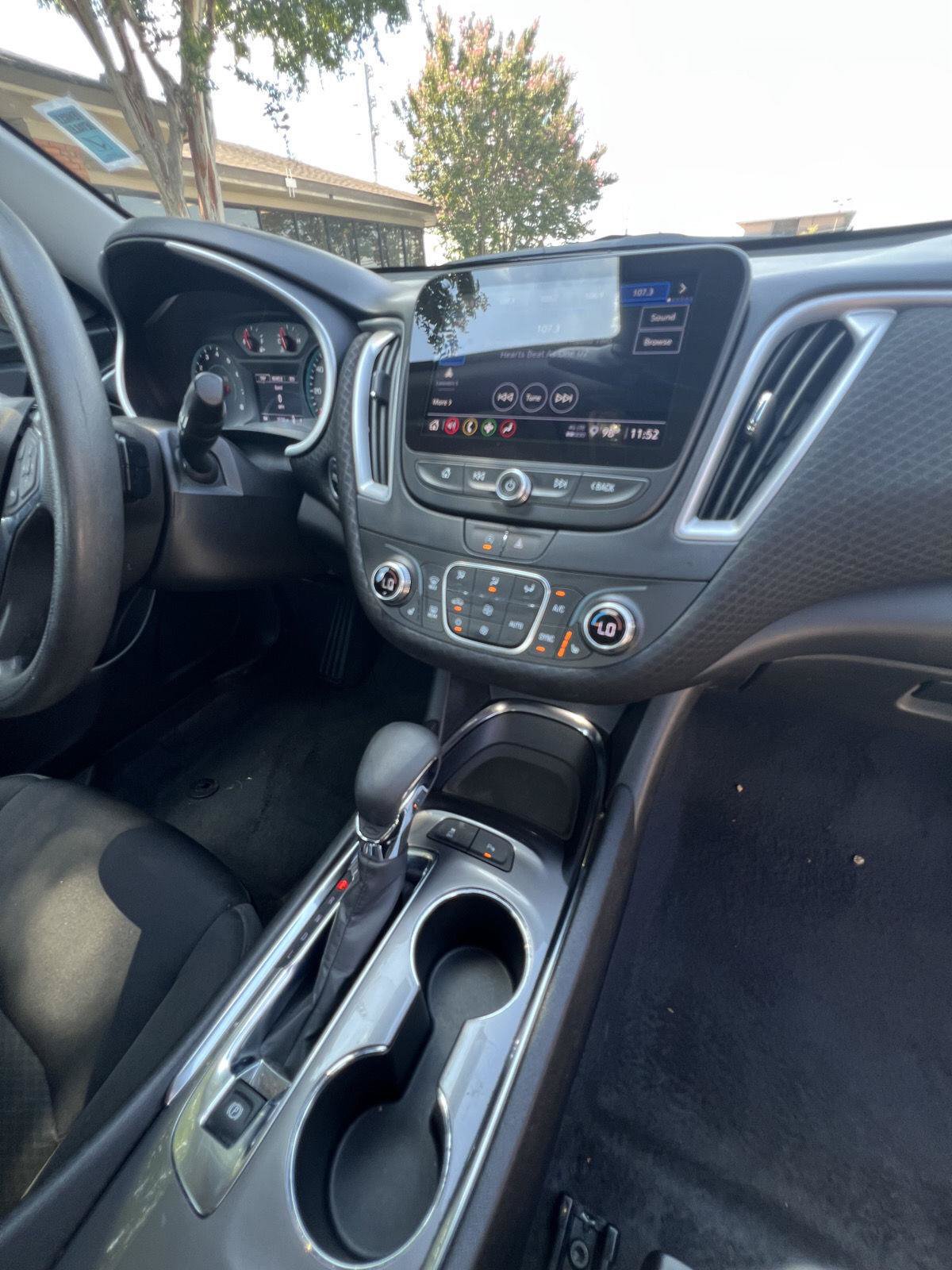 Used 2025 Chevrolet Malibu LT FWD image 23