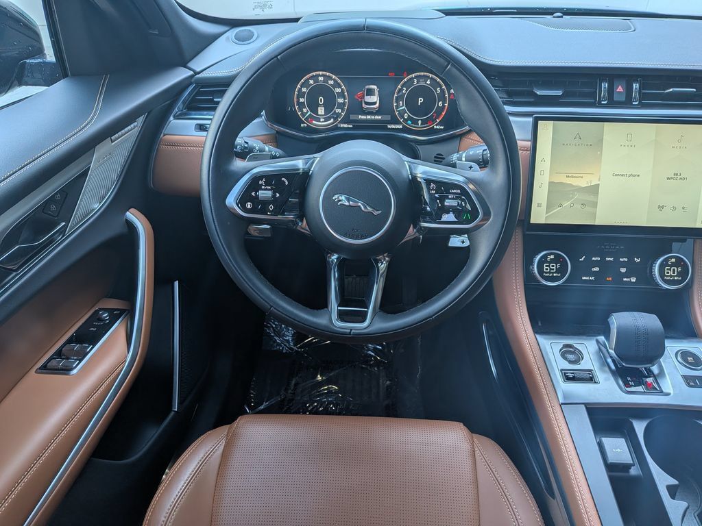 Certified 2026 Jaguar F-PACE R-Dynamic S AWD/4WD image 18
