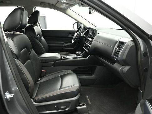 Used 2022 Nissan Pathfinder SL image 22