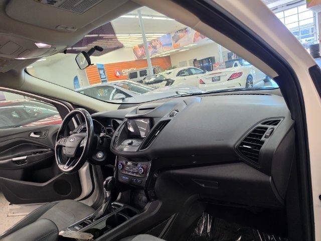 Used 2018 Ford Escape SE w/ SE Sport Appearance Package AWD/4WD image 9