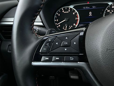 Used 2025 Nissan Altima 2.5 SR image 32