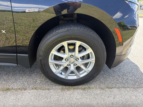 Used 2023 Chevrolet Equinox LS AWD/4WD image 12