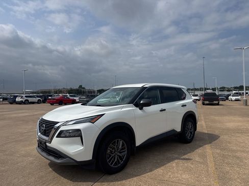 Certified 2023 Nissan Rogue S FWD image 9