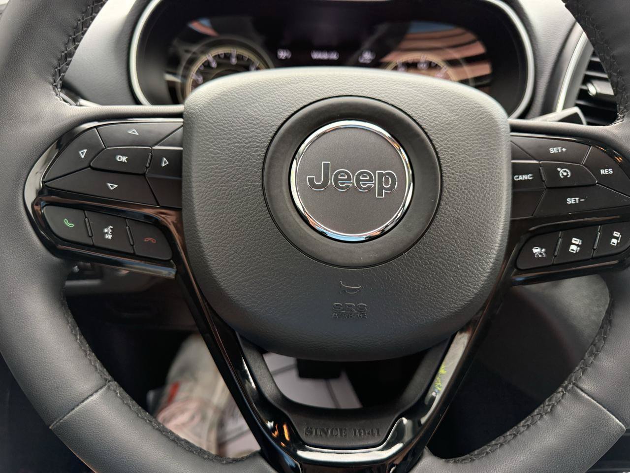 Used 2023 Jeep Cherokee Altitude Lux AWD/4WD image 19
