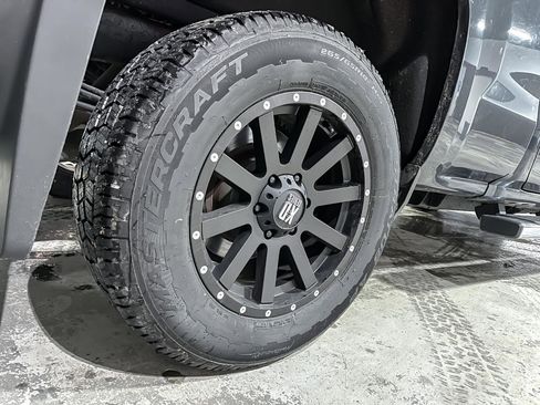 Used 2018 Chevrolet Silverado 1500 LT w/ All Star Edition image 9