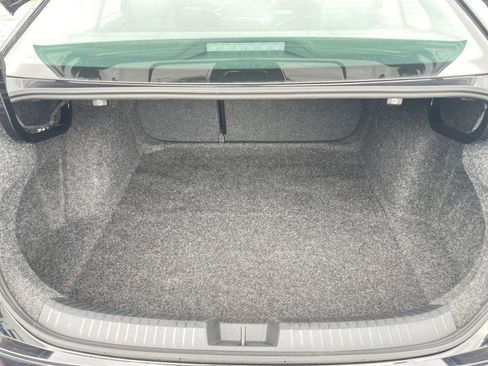 Used 2025 Volkswagen Jetta SE image 31