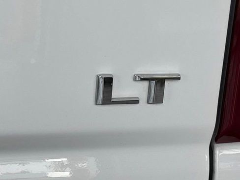 Used 2025 Chevrolet Silverado 2500 LT w/ Convenience Package image 8