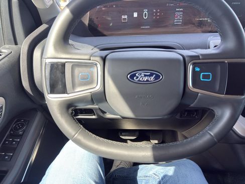 Used 2025 Ford Expedition XL AWD/4WD image 15