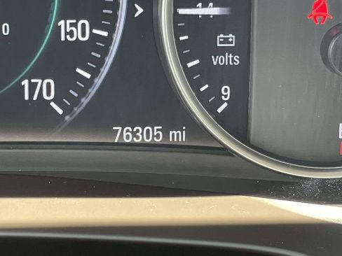 Used 2017 Buick LaCrosse Premium w/ Sun and Shade Package FWD image 18