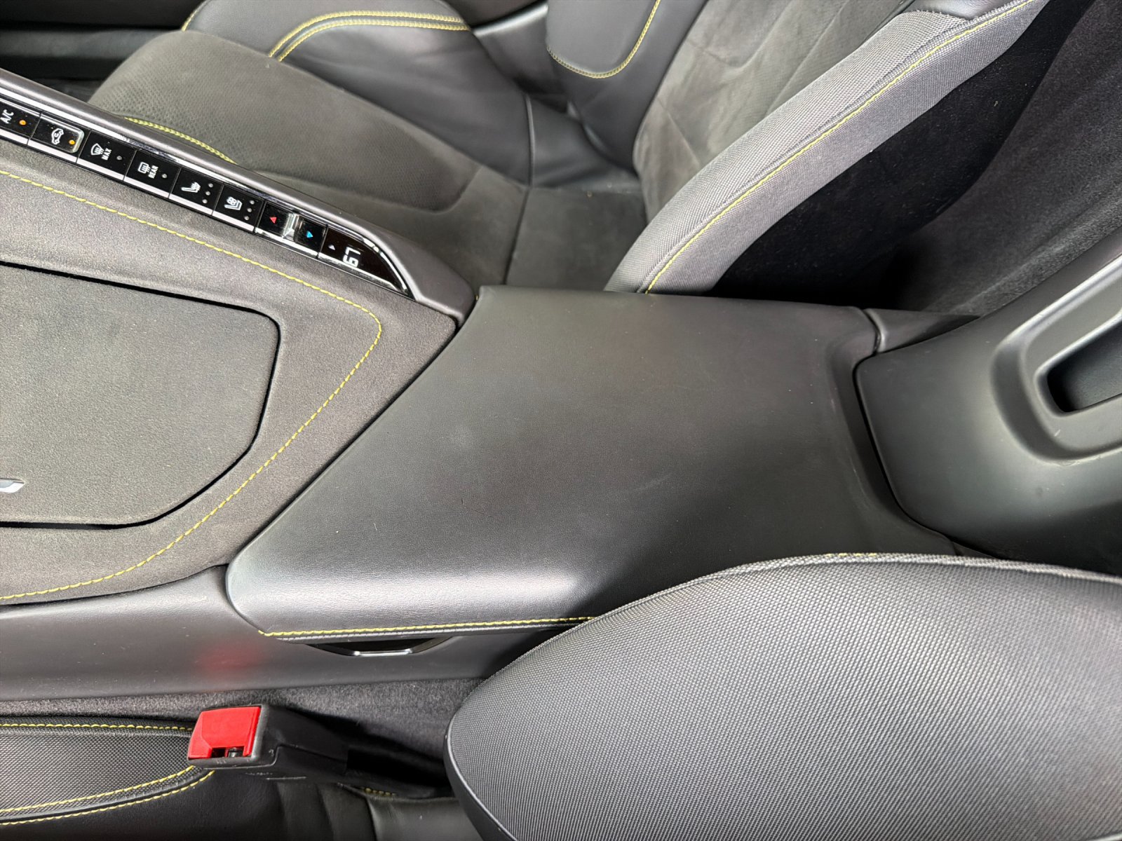 Used 2020 Chevrolet Corvette Stingray Premium Cpe w/ 3LT Preferred Equipment Group RWD image 21