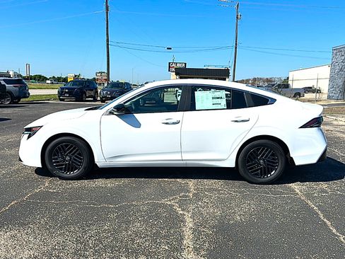New 2026 Nissan Sentra SV w/ SV Convenience Package FWD image 5