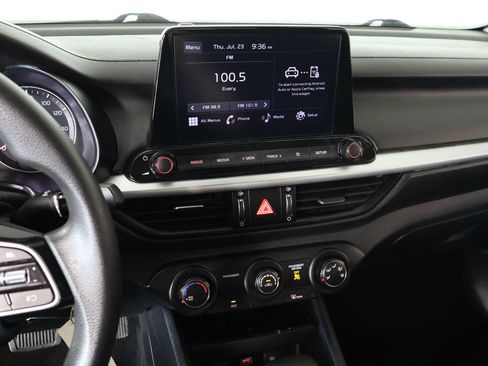 Used 2024 Kia Forte LXS w/ LXS Technology Package FWD image 5