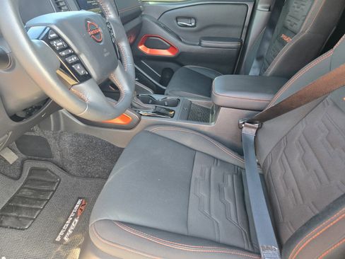 Used 2023 Nissan Frontier PRO-4X w/ Pro Convenience Package image 19