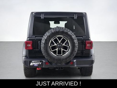 Used 2026 Jeep Wrangler Unlimited Rubicon AWD/4WD image 4