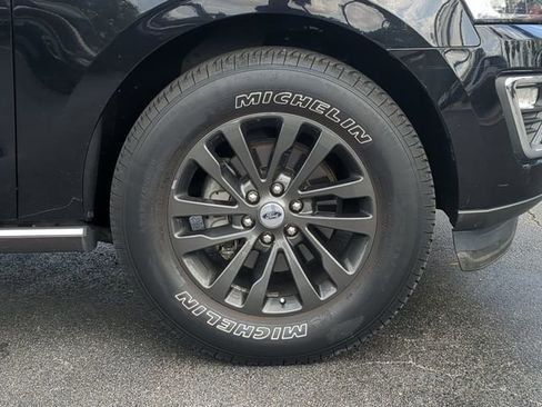 Used 2021 Ford Expedition Max Limited image 11