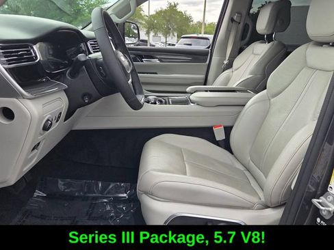 Used 2022 Jeep Wagoneer Series III w/ Convenience Group I RWD image 10
