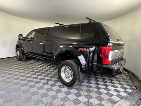 Used 2018 Ford F450 Platinum w/ Platinum Ultimate Package AWD/4WD image 3
