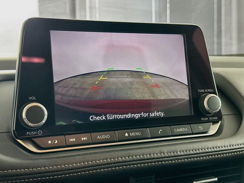 Used 2025 Nissan Rogue SV AWD/4WD image 22