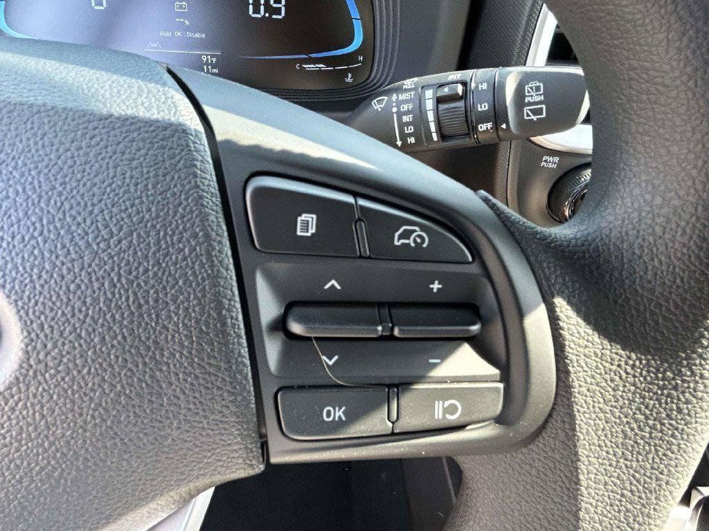 New 2026 Hyundai Venue SE FWD image 31