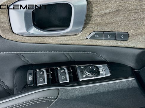 Used 2022 Kia Sorento SX Prestige image 27