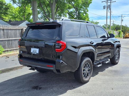 Certified 2025 Toyota 4Runner SR5 AWD/4WD image 27