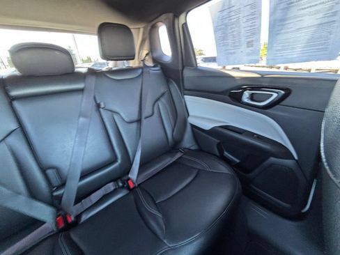 Used 2025 Jeep Compass Limited AWD/4WD image 38